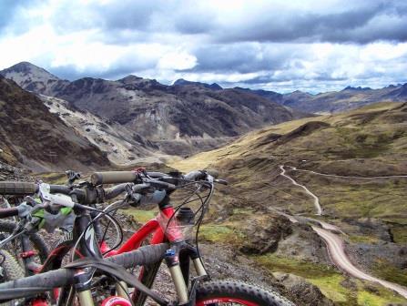Lares downhill www.perucycling.com